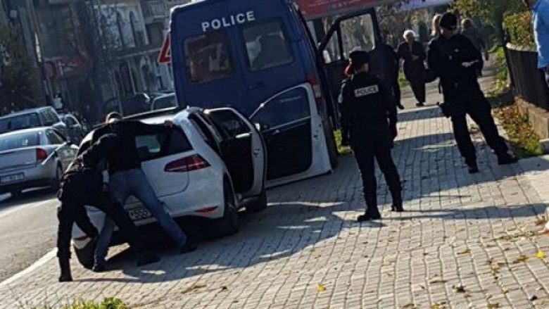 Kanosin një shtetas për 50 mijë euro, arrestohen. Foto+video