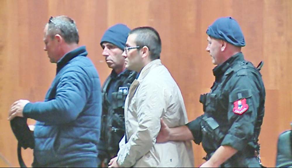 Edhe Julian Sinani i shpëton burgimit të përjetshëm. Akuzohet për disa vrasje me eksploziv.