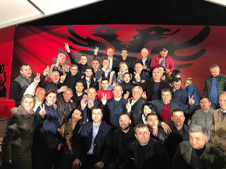 Partia Demokratike dega 7 në Tiranë, me anë të një reagimi hedh poshtë lajmet e përhapura në media, se anëtarësia e PD-së në këtë degë ka kërkuar shkarkimin e Bashës.