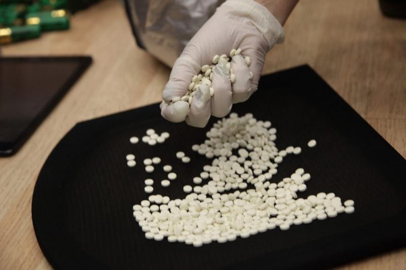 Sekuestrohen pilulat me vlerë 10 milion euro që do përdoreshin nga ISIS. Arrestohen dy shqiptarë