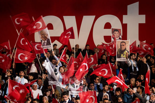Mbizotëron “Po-ja” në referendumin e Erdoganit