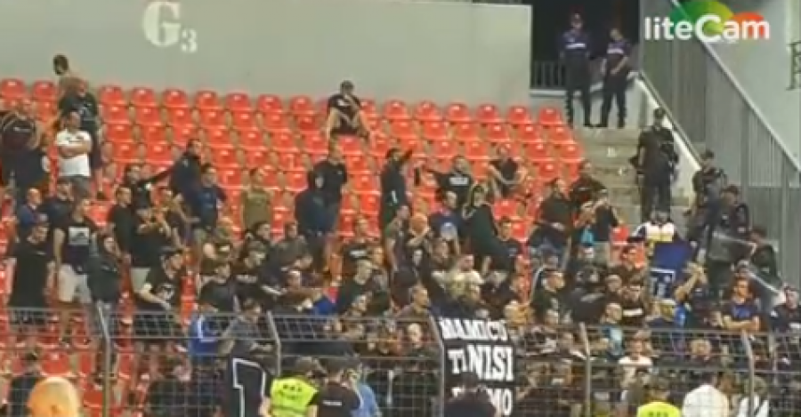 Ultrasit kroatë tërbohen në ‘Elbasan Arena’. VIDEO