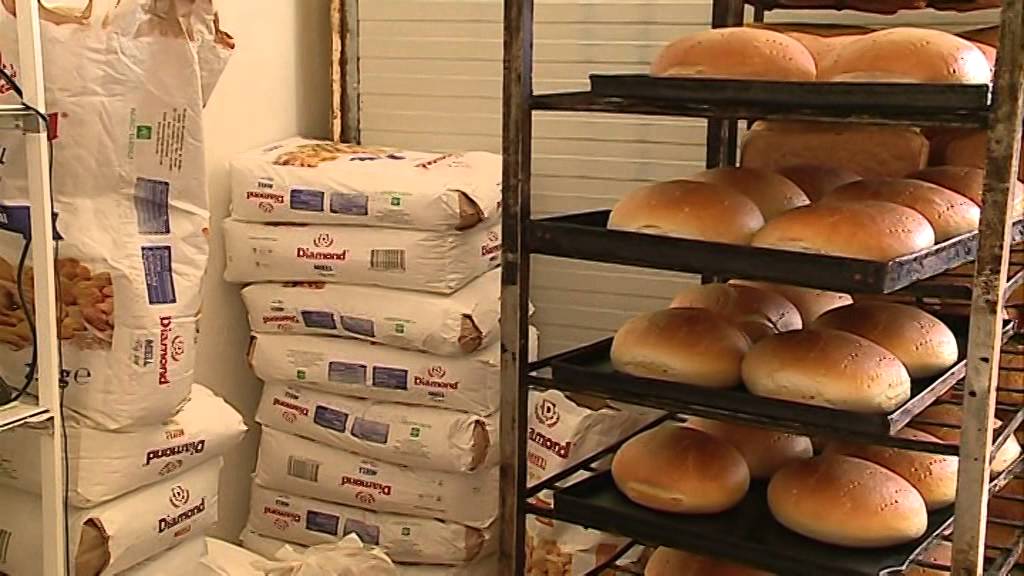“BANDAT” E FURRAVE TË BUKËS, QË PO “VRASIN” ME 9 KIMIKATE TË RREZIKSHME E MIELL KANCEROZ