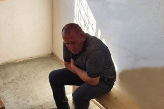 Maskohej si polic/ 43 vjeçari nga Kuçova: U mori para e celular 2 personave që thyen karantinën
