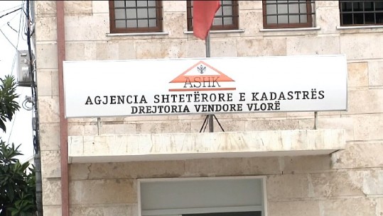 Katrahurë në Kadastrën e Vlorës/ Nuk qëndron asnjë drejtor që ta drejtojë