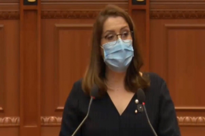 Manastirliu kritikon deputetët: Disa nga ju nuk e kanë vendosur masken