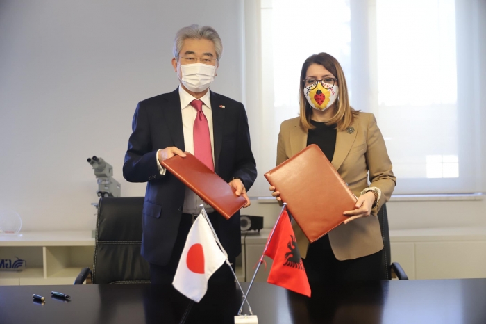 Manastirliu firmos marrëveshjen me ambasadorin Japonez