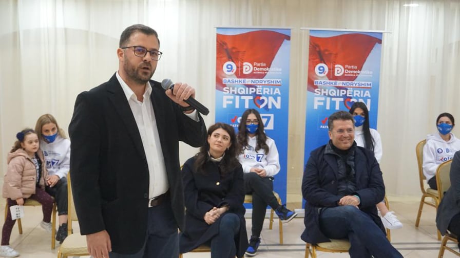 Fatmir Mediu, kandidati 7 i “Aleancës për Ndryshim”, zhvilloi takime ne zonen e Kombinatit