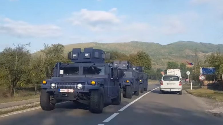 Prag përplasjesh në kufirin Kosovë-Serbi, grupe të mobilizuara serbësh bllokojnë rrugën