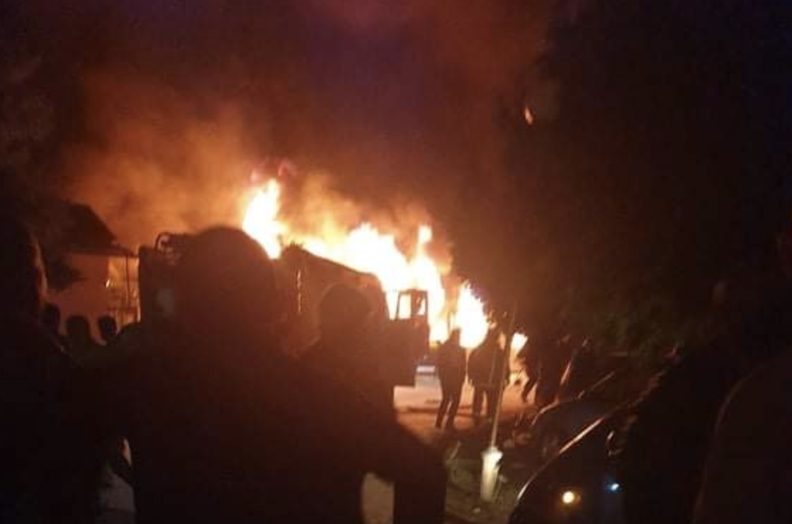 Zjarr i fuqishëm në Tetovë, shkrumbohet fabrika (FOTO)