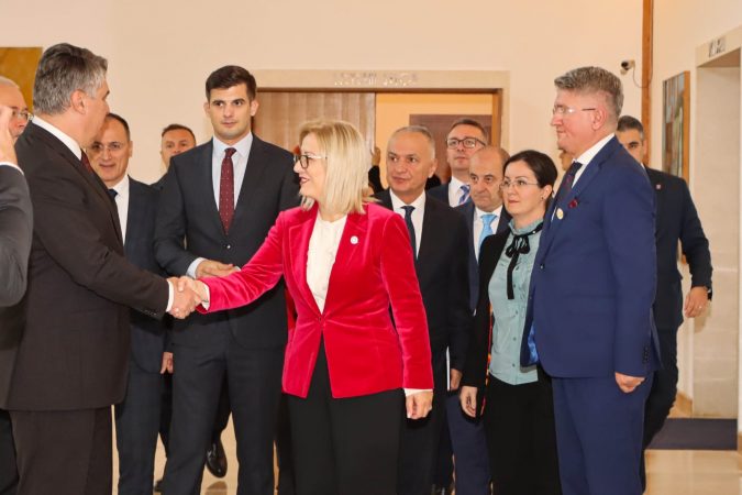 Kryetarja e Kuvendit takim me Presidentin e Kroacisë Milanović