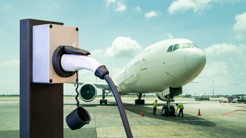 Sa karburant harxhon një aeroplan pasagjerësh?