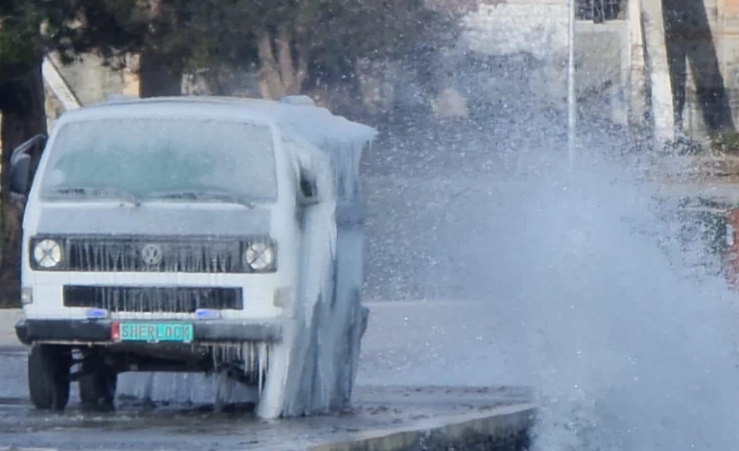 Rama thirrje shoferëve: Përdorni goma dimri në zonat ku ka borë dhe ngrica
