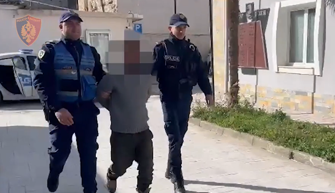 Kishte kryer 14 vjedhje me djalin, arrestohet 52-vjeçari në Vlorë ( VIDEO)