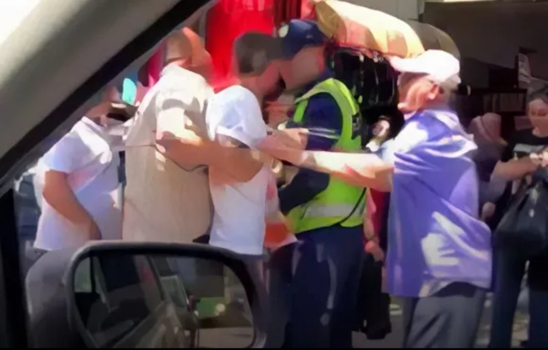 Polici dhunon shoferin te Medreseja, dëshmitarja: E lau në gjak e goditi me tabelë