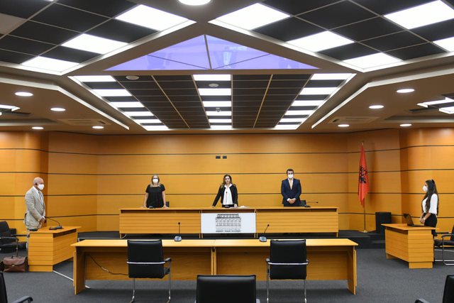 Shkarkohen nga detyra prokurori i Tiranës dhe gjyqtari i Durrësit (EMRAT)