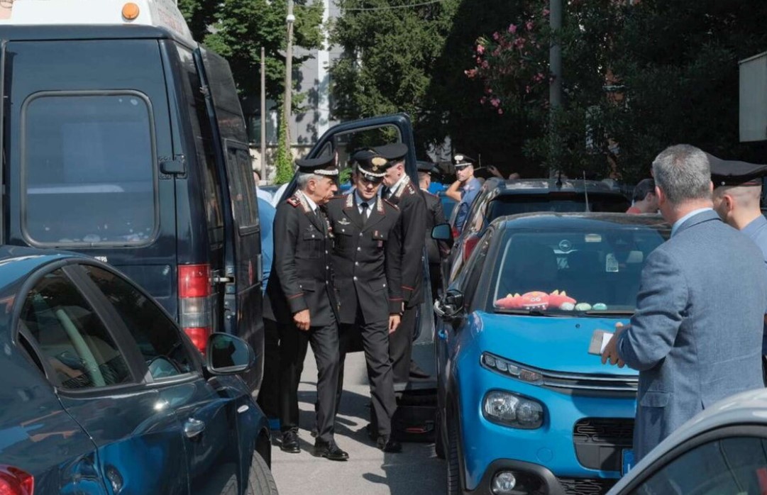 Nuk i ndaloi Policisë me makinë karabinierët qëllojnë për vdekje shqiptarin në Itali