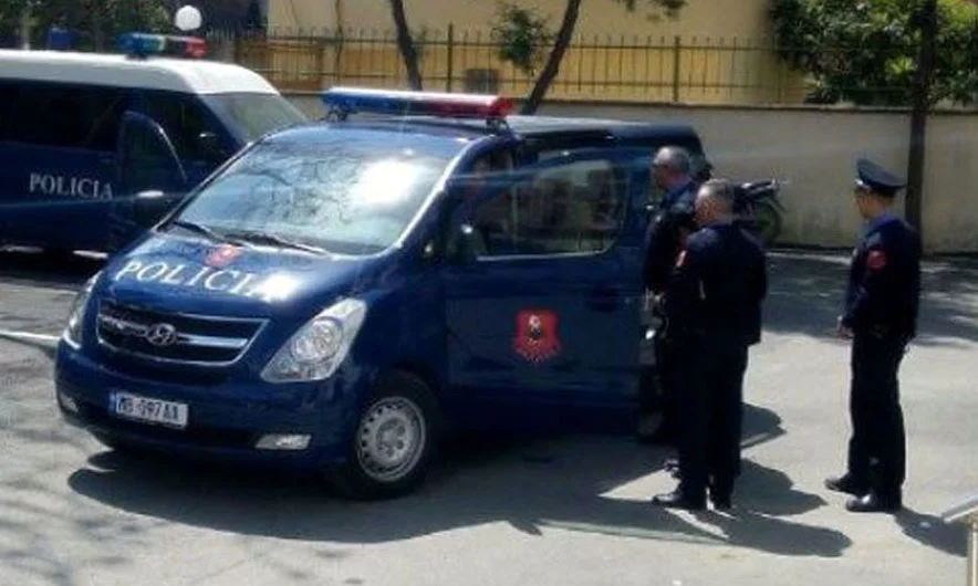 Po i vidhnin makinën në lagjen 12, policia aksion urgjent në Durrës, kapet autori