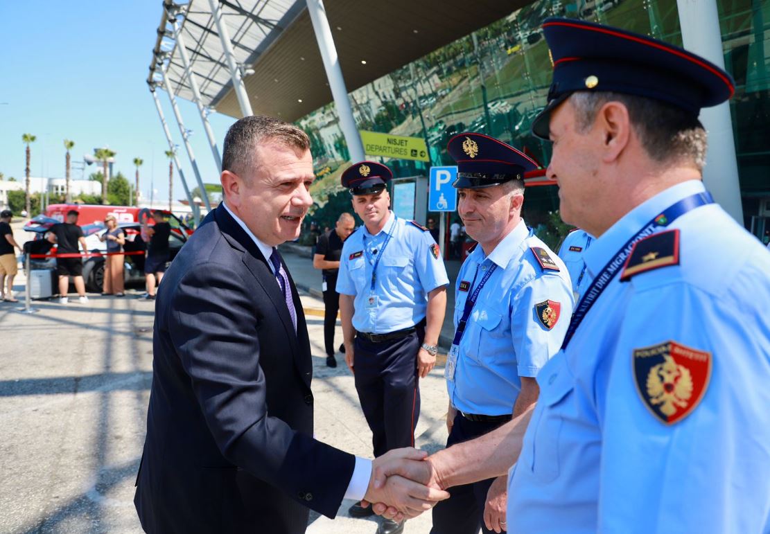 Ministri Balla: Mirënjohje për 2300 punonjësit e policisë, meritojnë përgëzime