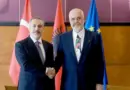 Rama ndan foto nga takimi me ministrin e Jashtëm turk, Hakan Fidan