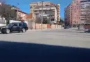 Video/ Eskorta e Blinken pershkon Tiranën me rrugët e boshatisura dhe të blinduara