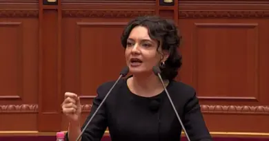 Spiropali pas humbjes së Vuçiç: Popujt e kanë fuqinë të ndryshojnë edhe pushtetet që pretendojnë se janë të përjetshme