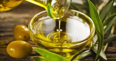 Pesë mënyra për të përdorur më pak vaj ulliri pa e prishur ushqimin