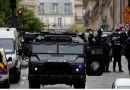 Me ‘jelek eksploziv’ kërcënon të hidhet në erë para ambasadës iraniane në Paris (fotot