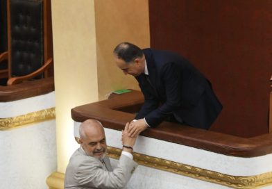 Protesta studentore, nis takimi i Begajt me krerët e komuniteteve fetare