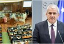 Ministri i Punëve të Brendshme të Kosovës, Xhelal Sveçla, është dënuar me një vit burgim