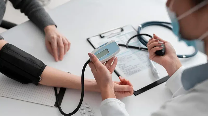 Check-up-i në “kaps”/ Shtetëzimi nis me bllokim, pezullohet blerja e kiteve dhe materialeve