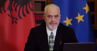 “S’janë studentë”/ Rama lexon me emra të arrestuarit e dhunës në protestë