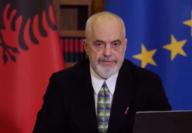 “S’janë studentë”/ Rama lexon me emra të arrestuarit e dhunës në protestë